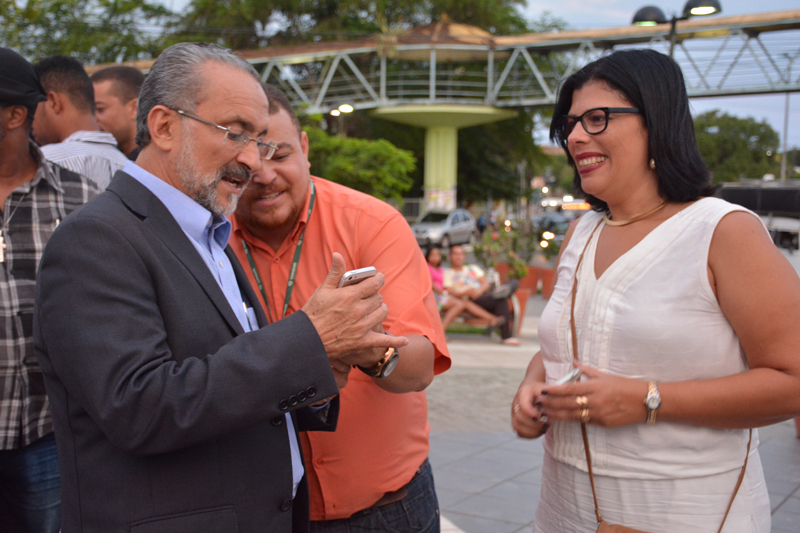 Prefeito Ademar Delgado lança acesso gratuito à internet nas praças (Foto: Agnaldo Silva)