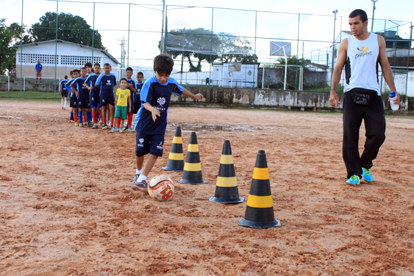 Escolinha de Iniciação Esportiva da Sedel (Foto: Marcos Paulo)