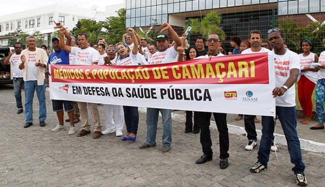 Profissionais estão de braços cruzados desde 23/12 (Foto: Adilton Venegeroles l Ag. A TARDE)