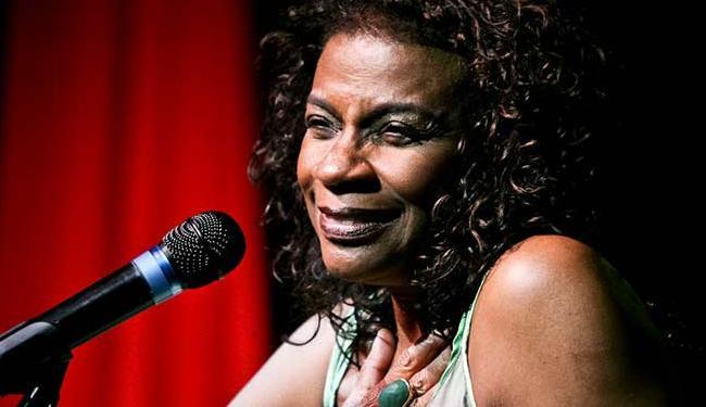 Em um post no Facebook a atriz desabafou e disse que o ator morreu de tristeza