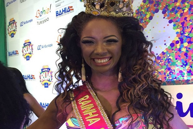 Ana Caroline é eleita Rainha do Carnaval 2016 (Foto: Giana Mattiazzi/TV Bahia)