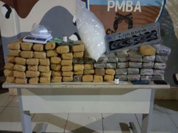 Suspeito foi preso em flagrante e apresentado na 18ª Delegacia Territorial (Foto: Divulgação / Polícia Militar)