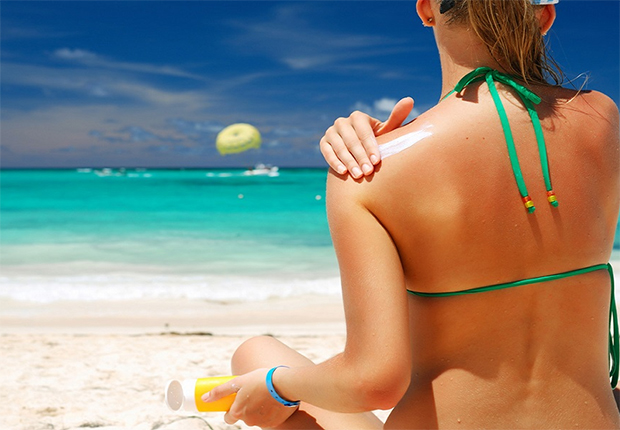 A exposição ao sol não é o único fator determinante para o surgimento da doença