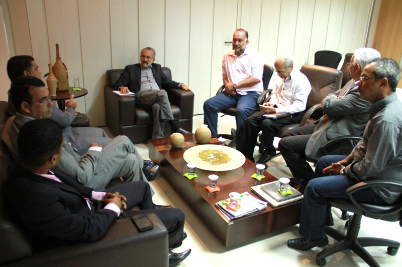 Prefeito Ademar reunido com bancada evangélica da Câmara Municipal (Foto: Adeilson Carvalho)