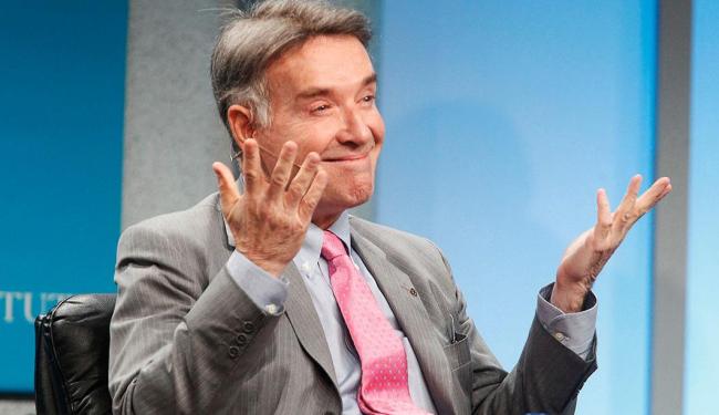 No 'barquinho' oferecido à Iemanjá, o empresário teria colocado 700 moedas de ouro (Foto: Agência Reuters)