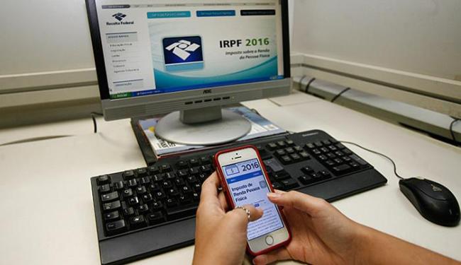 Quem perder o prazo de entrega estará sujeito a multa de R$ 165,74 ou de 1% do imposto devido (Foto: Mila Cordeiro l Ag. A TARDE)