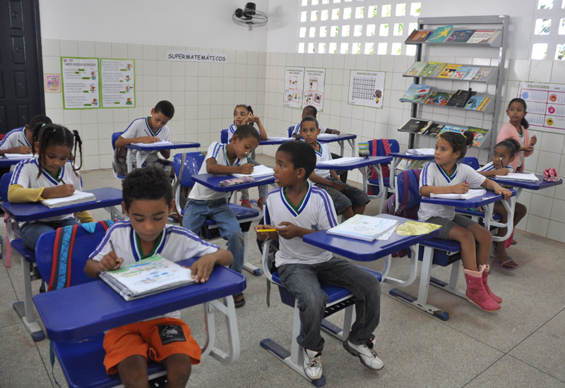 Para cumprir a determinação, foi criado um rodízio visando o funcionamento parcial das unidades de ensino