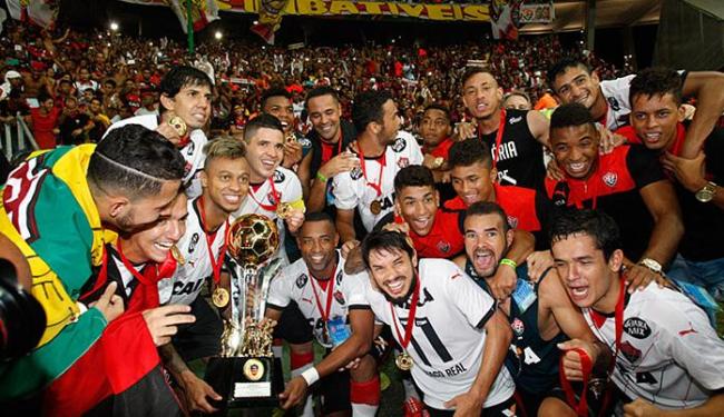 Na raça, o Leão perdeu, mas segurou o Bahia em um jogo marcado por jogadas ríspidas e confusões (Foto: Margarida Neide | Ag. A TARDE)