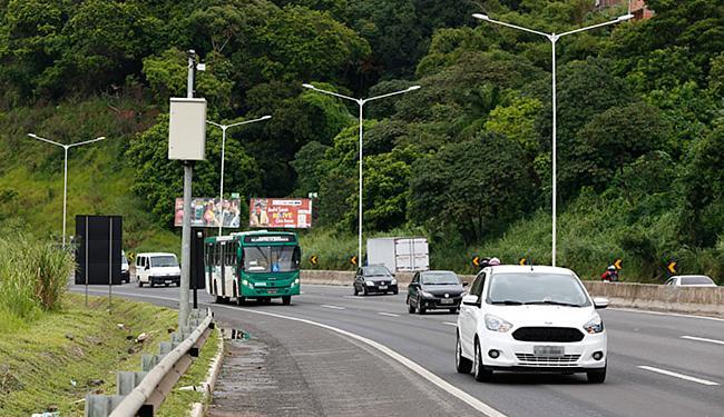 Postes vazios indicam que equipamentos foram retirados (Foto: Lucas Melo l Ag. A TARDE)