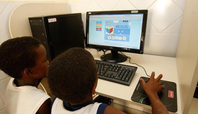 Programa pretende levar banda larga às 128 mil escolas urbanas e rurais do país até 2020 (Foto: Margarida Neide | Ag. A TARDE)