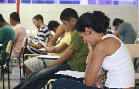 Prefeituras e universidade do estado estão com processos seletivos abertos; há mais de mil vagas disponíveis (Foto: Arquivo CORREIO)
