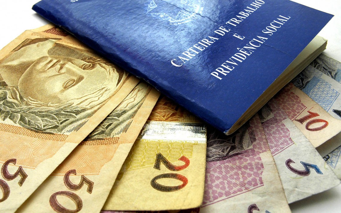 O Ministério do Trabalho anunciou que está enviando correspondências no endereço de domicílio dos trabalhadores que podem sacar o benefício