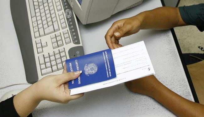 Em relação a março de 2016, a população empregada (90,8 milhões de pessoas) manteve-se estável (Foto: Fernando Amorim | Ag. A TARDE)