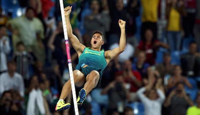 Thiago Braz comemora ao conseguir pular os 6.03m (Foto: Gonzalo Fuentes | Agência Reuters)