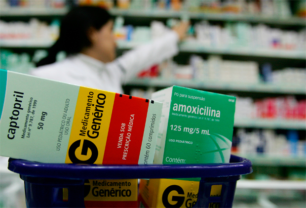 A resolução traz ainda as orientações para que as farmacêuticas possam solicitar o enquadramento e reenquadramento de medicamentos na lista dos isentos de prescrição (Foto: Arquivo/CORREIO )