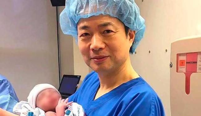 O bebê é um menino e nasceu no dia 6 de abril