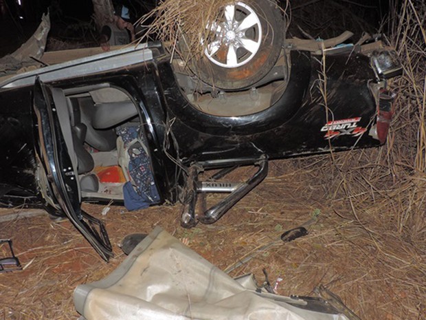 Acidente ocorreu na madrugada desta sexta-feira (30) (Foto: Edivaldo Braga/ blogbraga)