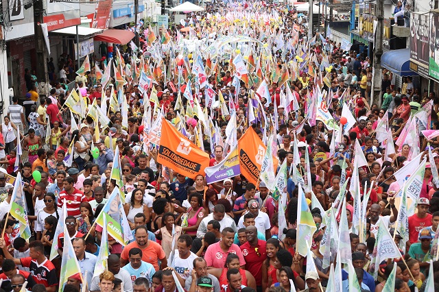 O candidato Caetano e seus apoiadores