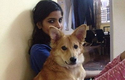 'Não posso abandonar meu cachorro por ninguém', disse Karishma (Foto: Reprodução/Facebook)