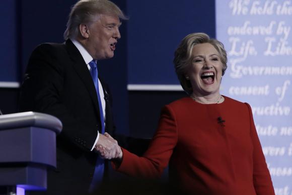 Os candidatos à presidência norte-americana o republicano Donald Trump e democrata Hillary Clinton, em debate televisivo (Foto: Rick Wilking/EPA/Agência Lusa)