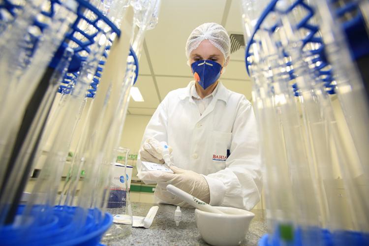 Laboratório público baiano vem produzindo testes para detectar várias doenças (Foto: Joá Souza/ Ag. A Tarde)