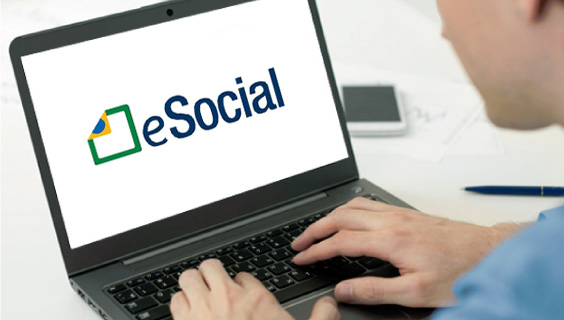 O eSocial vai unificar o envio de informações pelo empregador ao governo em relação aos seus empregados.