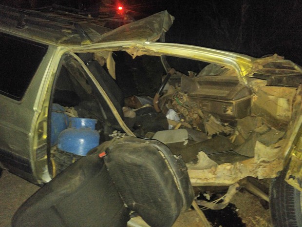 Homem morreu após colidir carro com caminhão quando ia ao encontro do filho em hospital de Jacobina (Foto: Augusto Urgente)
