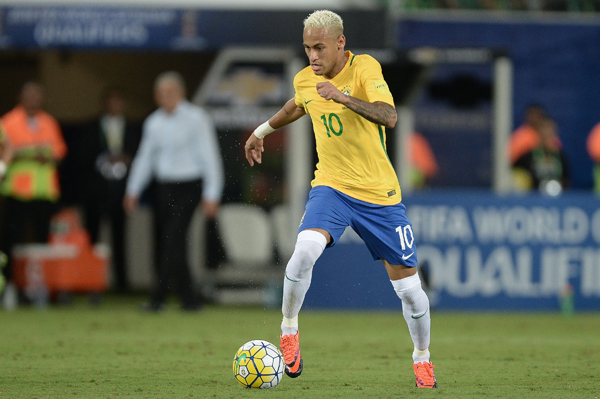 Com apenas 24 anos, Neymar alcançou a marca de 300 gols na carreira (Foto: Pedro Martins/MoWA Press)
