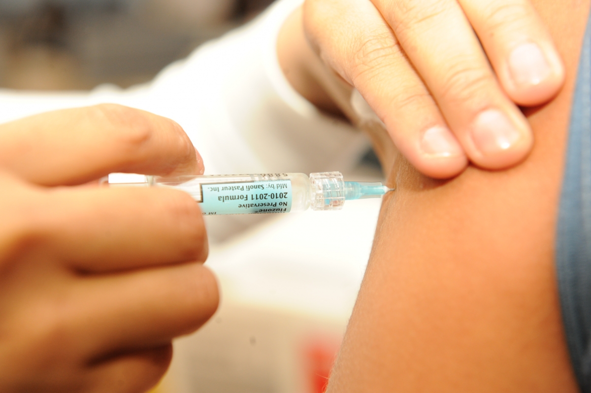 O esquema vacinal contra o HPV para meninos será de duas doses, com seis meses de intervalo entre elas (Foto: Divulgação/Governo) O esquema vacinal contra o HPV para meninos será de duas doses, com seis meses de intervalo entre elas (Foto: Divulgação/Governo)