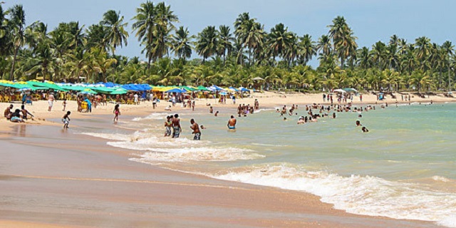 Praia de Guarajuba (Foto: Google)