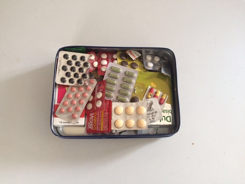Organizações de saúde pedem que medicamentos envelhecidos não sejam consumidos (Foto: Thais Kaniak/ G1)