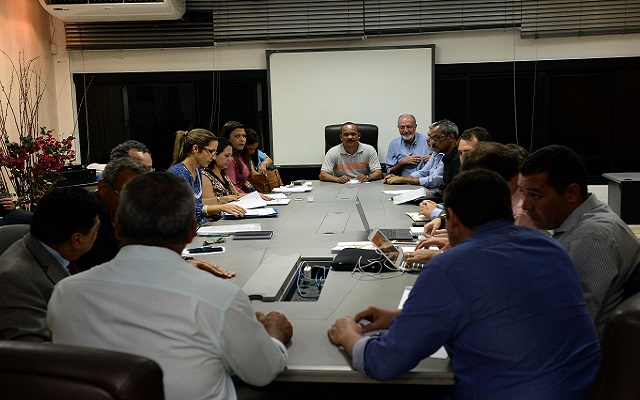 Secretários apresentaram ao prefeito os principais problemas (Foto: Angelo Pontes) Secretários apresentaram ao prefeito os principais problemas (Foto: Angelo Pontes)