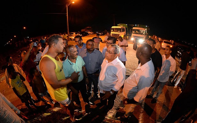 Através de contrato emergencial, a Prefeitura deu início à 'Operação Camaçari Limpa' (Foto: Arquivo pessoal)