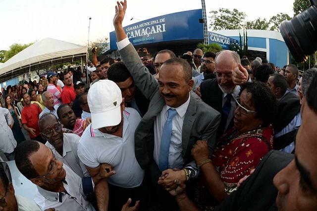 Mais de 2 mil pessoas estavam presentes no patio da Prefeitura de Camaçari (Foto: Arquivo pessoal)