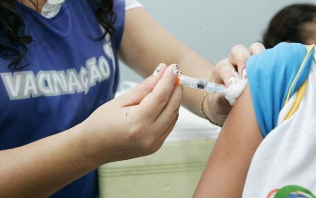 Na Bahia, 280 mil meninos de 12 e 13 anos devem ser vacinados gratuitamente (Foto: Reprodução)