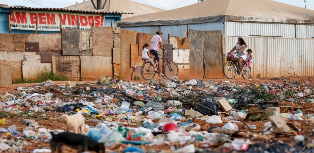 Projeção considera que a economia encolherá 1% no segundo semestre de 2016 e no primeiro semestre deste ano (Foto: Pedro Ladeira/Folhapress)