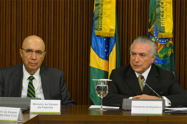 À esquerda, Ministro da Fazenda, Henrique Meirelles e Presidente Michel Temer (Foto: EBC/Arquivo)