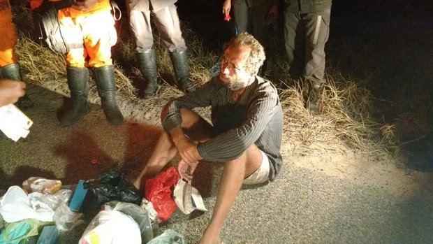 Individuo foi flagrado por equipe do Corpo de Bombeiros Militar próximo ao Hotel Iberostar, onde houve série de incêndios (Foto: Divulgação/Corpo de Bombeiros)