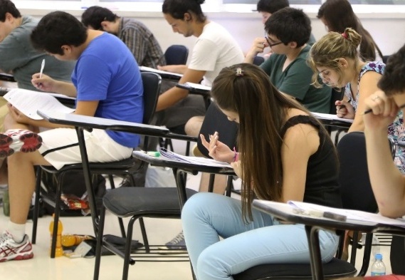 Há oportunidades para profissionais de níveis médio e superior; as inscrições são gratuitas