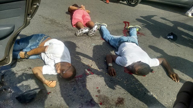 Três criminosos foram baleados durante a ação