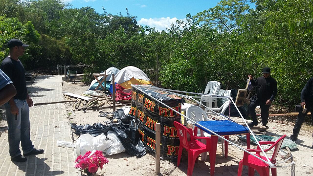 A ação foi motivada por denuncias da comunidade e dos proprietários das barracas legalizadas