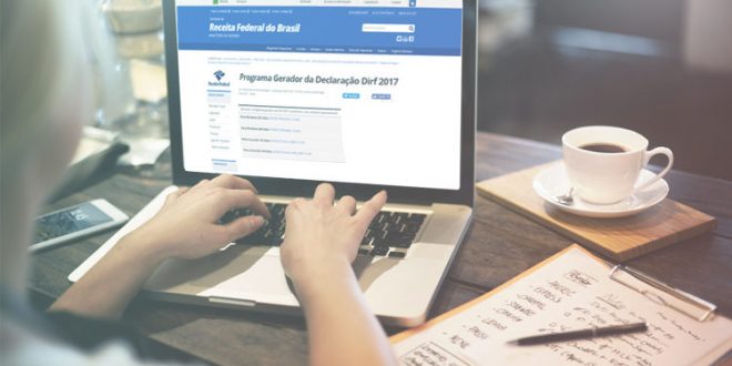 Todos os contribuintes que tiveram renda tributável (salários, aposentarias, alugueis, etc) que superem o valor de R$ 28.123,91 em 2016 são obrigados a realizar a declaração