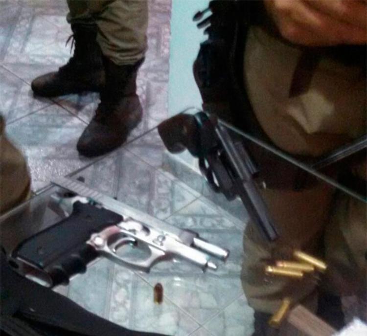 Suspeito fez a família de refém durante fuga de cerco policial (Foto: Divulgação | SSP)