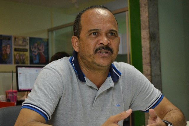 Ainda alegando falta de recursos e operando via 'contrato emergencial', o prefeito de Camaçari Antonio Elinaldo (DEM), vai tentar ganhar fôlego no conceito do seu eleitorado com 'ntervenções' e 'melhoramento' (Foto: Tiago Dias/ Bahia Notícias)