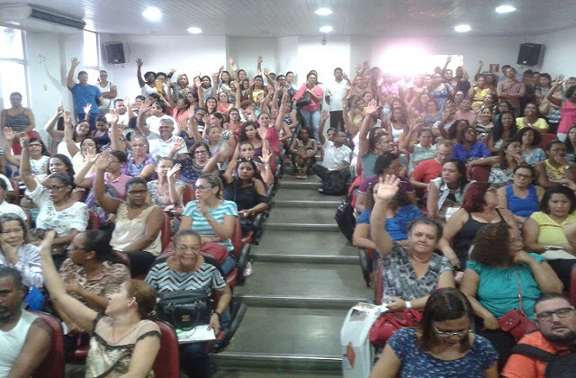 A categoria cobra que a gestão municipal não cumpra a determinação do artigo 28 da Lei 873/08 (PCCV), ou seja, reajuste linear em todos os níveis da tabela de vencimento