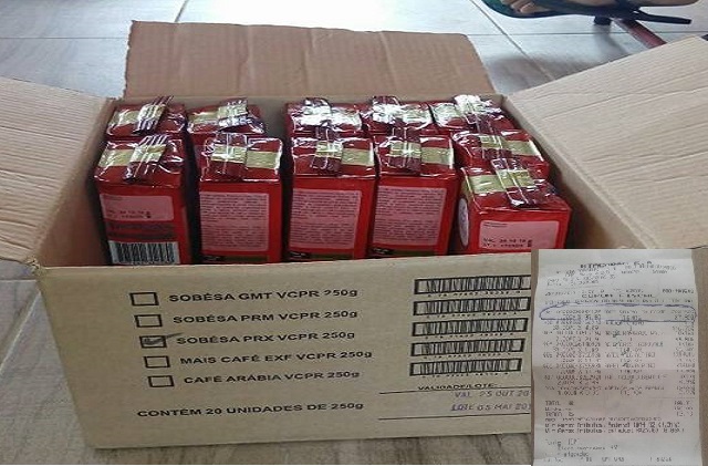 Ao chegar em casa e desembalar as compras, dona Gildete, constatou que na caixa onde deveria conter 20 embalagens de café de 250 gramas, havia um espaço onde deveria haver nada mais nada menos do que mais 07 unidades do produto, mas o café não estava lá