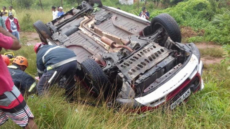 Acidente aconteceu na BR-101, em Conceição de Jacuípe, cidade conhecida como Berimbau (Foto: Reprodução | Berimbau Notícias)