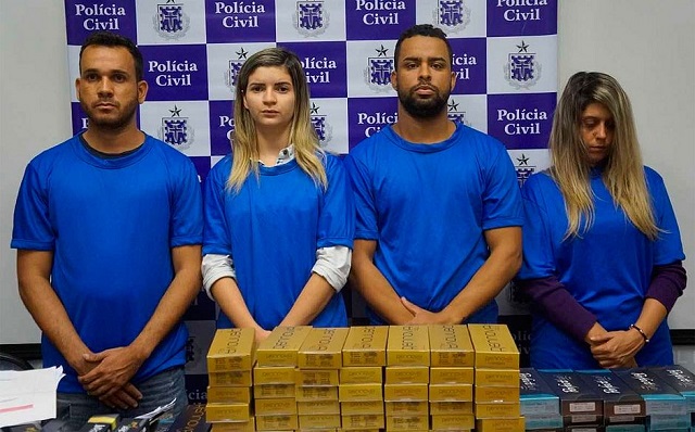 Bando foi preso e material apreendido nos bairros de Jardim Armação, Pituba e Acupe de Brotas, em Salvador (Foto: Divulgação/Polícia Civil)