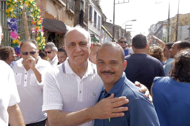 Paulo Souto (DEM) com o então candidato, agora prefeito, Antonio Elinaldo (DEM)