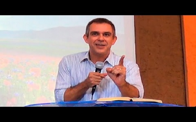 Pastor Alan Capriles